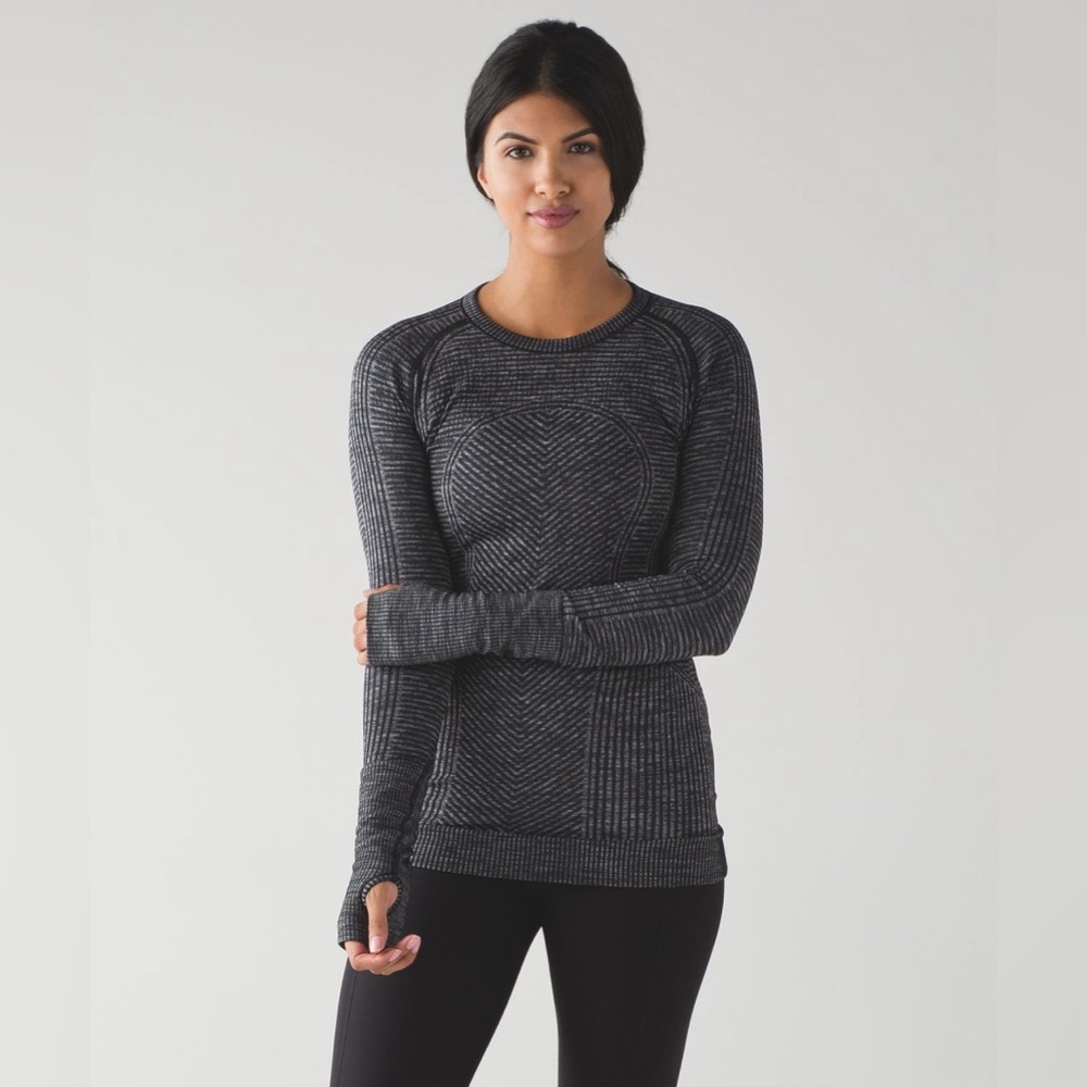 Lululemon Restless Pullover
Heathered Black stripes grey long sleeve